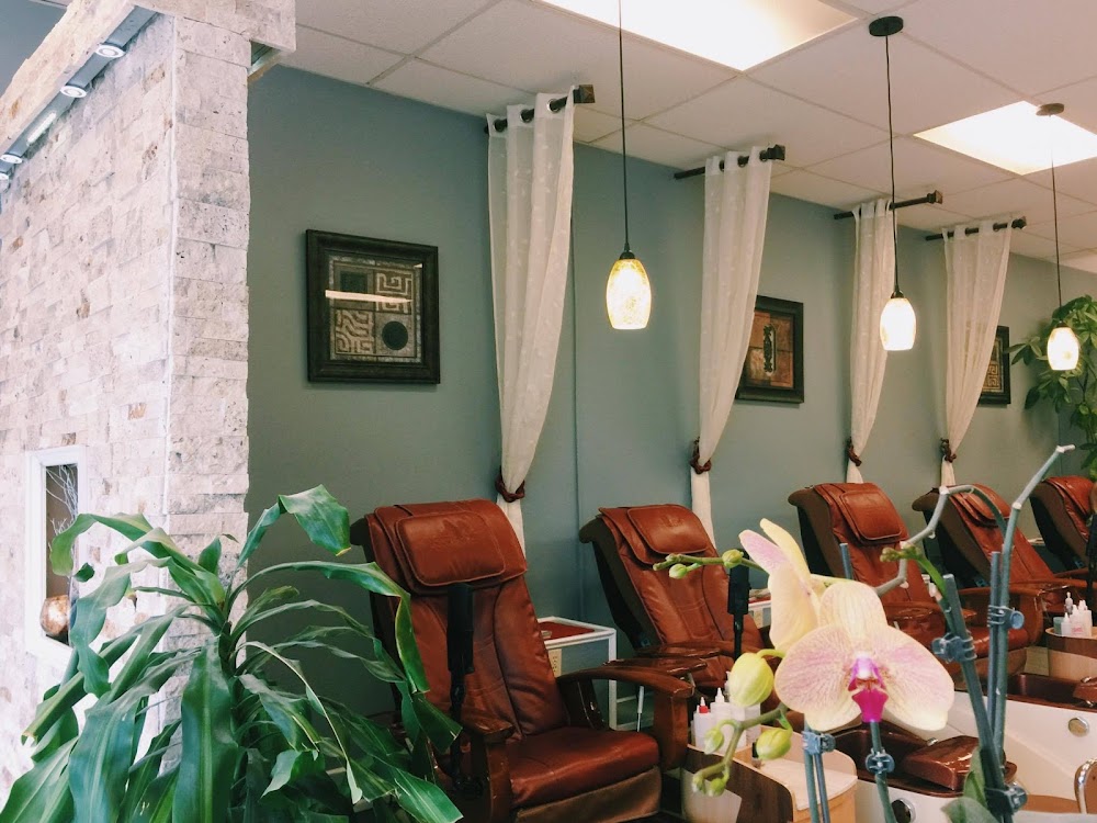 K T Nails & Spa